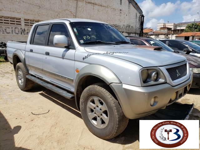 LOTE 006   MITSUBISHI L200 OUTDOOR CD GLSHPE 2.5 TURBO 2011